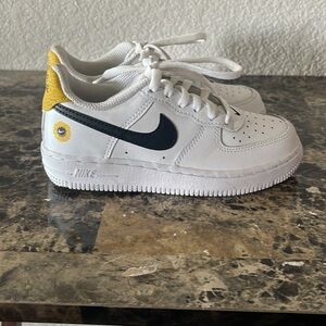 Kids Nike Low Air Force 1’s White